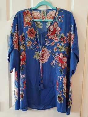 Johnny Was teal, red, gold embroidered brand label